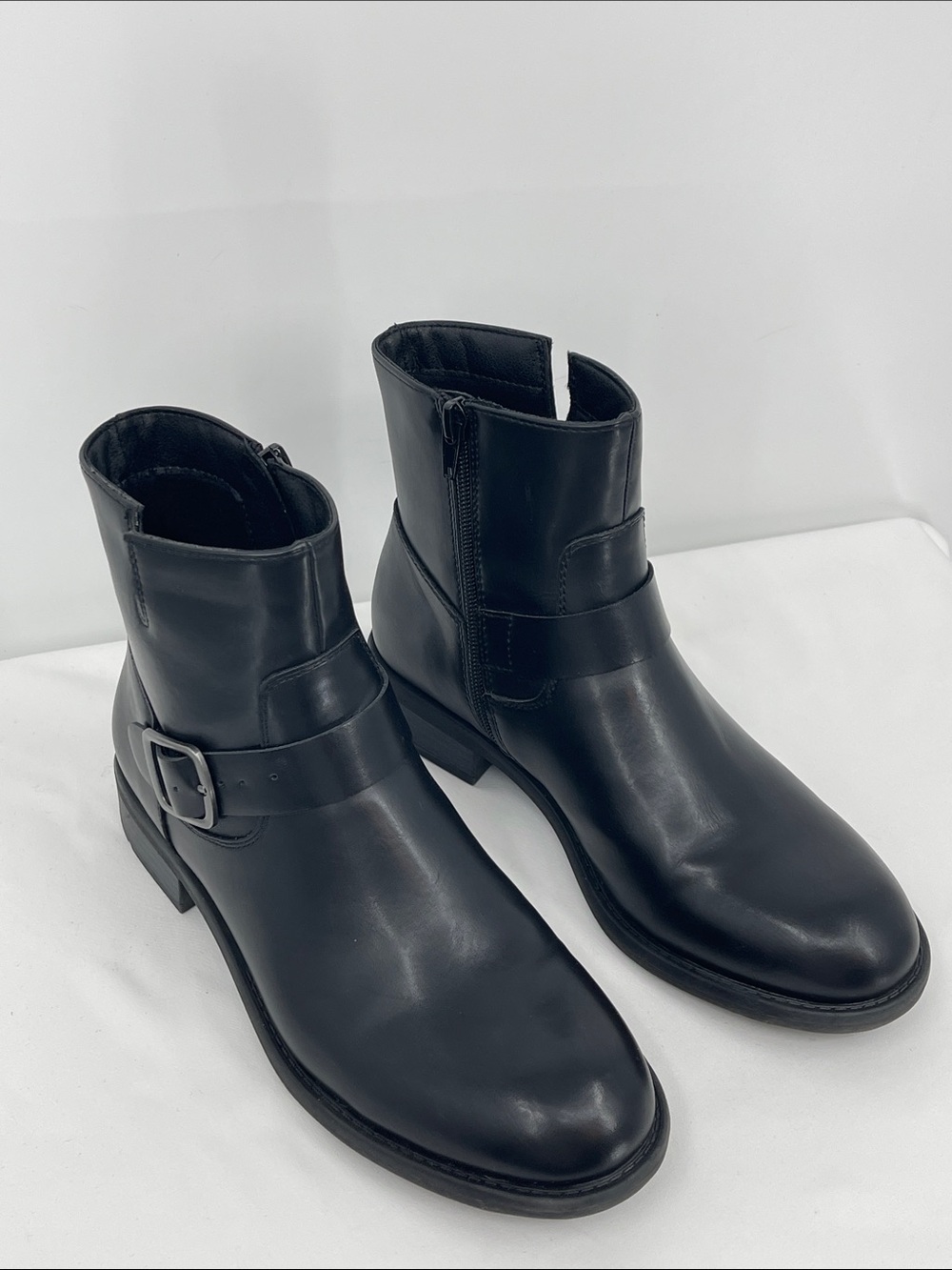 FRYE AND CO. Black FAUX Leather Women's Ankle Boots with Buckle SIZE 8